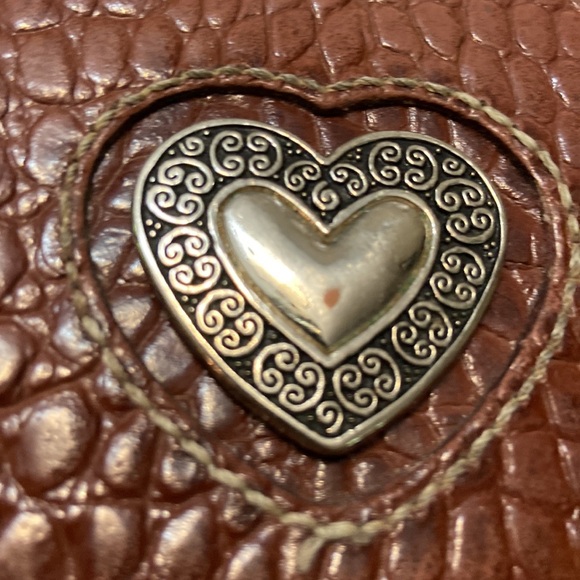 Brown Crocodile Print Snap Closure Womens Wallet Silvertone Heart Embellishment - Picture 3 of 14